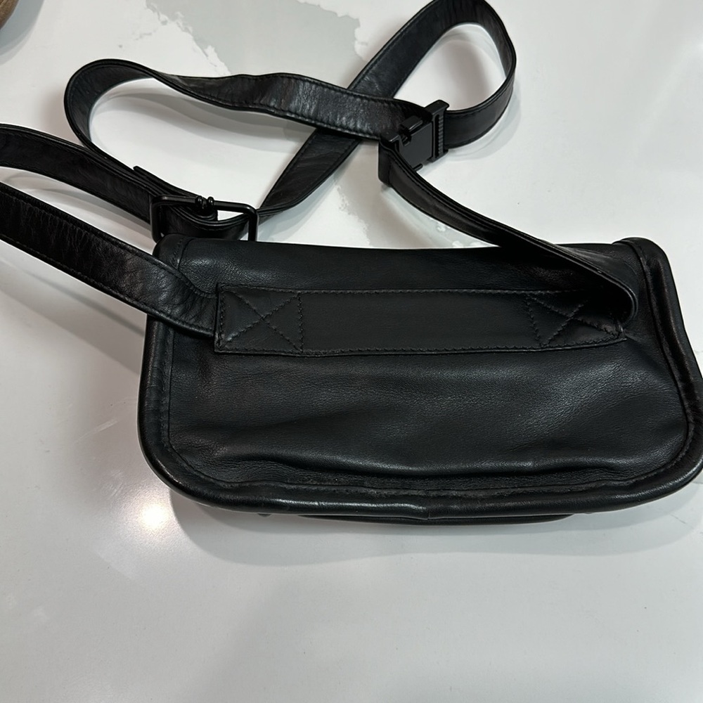 Tumi Black Leather Crossbody Belt Bag - Picture 4 of 8